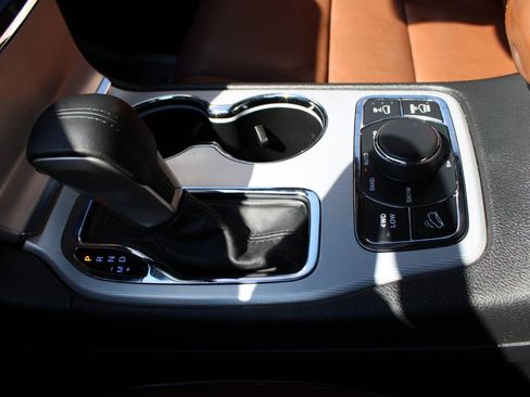 Used 2019 Jeep Grand Cherokee Summit AWD/4WD image 41