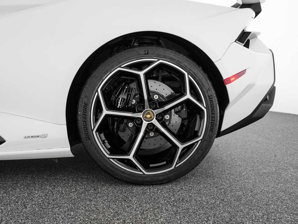 Used 2024 Lamborghini Huracan Tecnica RWD image 32