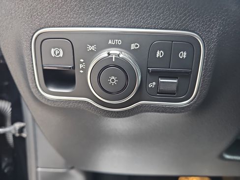 New 2026 Mercedes-Benz GLB 250 image 27