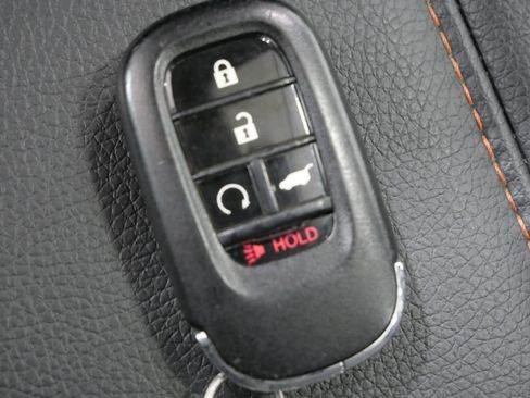 Used 2025 Honda Pilot TrailSport image 31