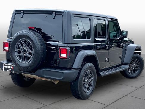 Used 2024 Jeep Wrangler Unlimited Sport AWD/4WD image 12
