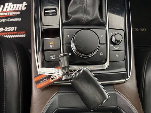 Used 2023 MAZDA CX-30 AWD 2.5 S w/ Premium Package image 19