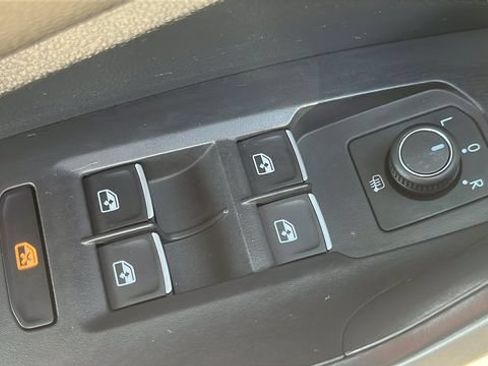 Used 2021 Volkswagen Jetta SEL FWD image 24