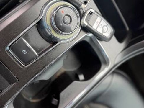 Used 2018 Ford Fusion SE w/ Equipment Group 201A FWD image 14
