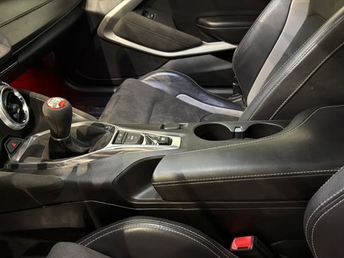 Used 2018 Chevrolet Camaro SS image 26