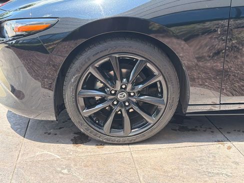 Used 2019 MAZDA MAZDA3 Hatchback w/ Premium Package FWD image 9