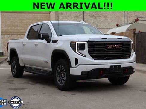 Used 2024 GMC Sierra 1500 AT4 w/ Technology Package AWD/4WD image 1