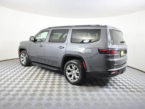 Used 2022 Jeep Wagoneer Series II AWD/4WD image 4