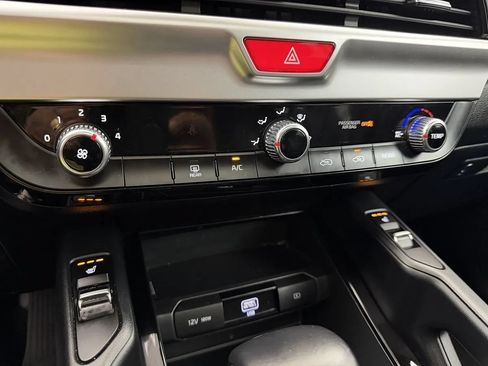 Used 2020 Kia Telluride S w/ S 8 Passenger Seating Package AWD/4WD image 24