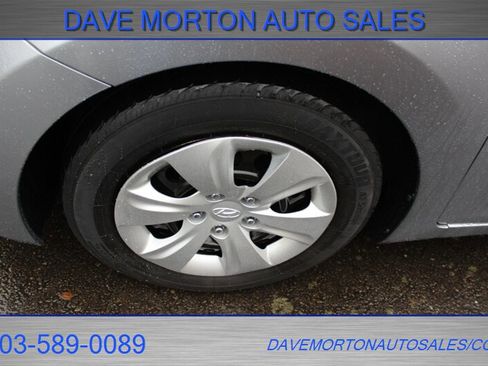 Used 2016 Hyundai Elantra SE image 19