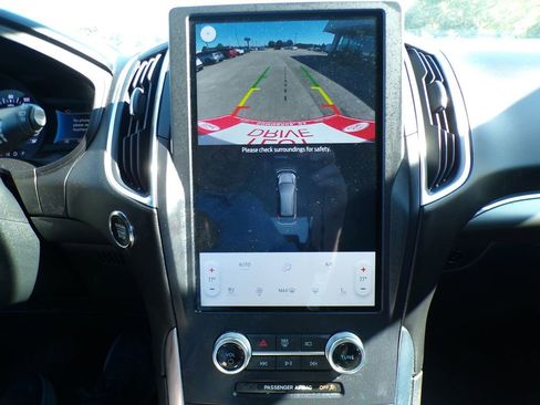 Used 2024 Ford Edge Titanium image 20