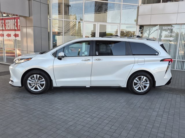 Used 2022 Toyota Sienna Limited AWD/4WD image 13