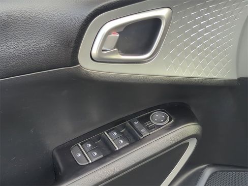 Used 2024 Kia Soul LX w/ Option Group 015 image 17