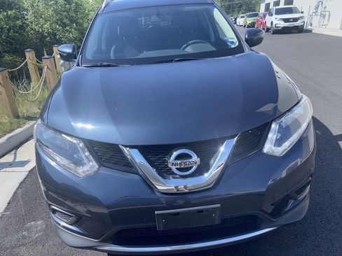 Used 2016 Nissan Rogue S w/ Appearance Package AWD/4WD image 2