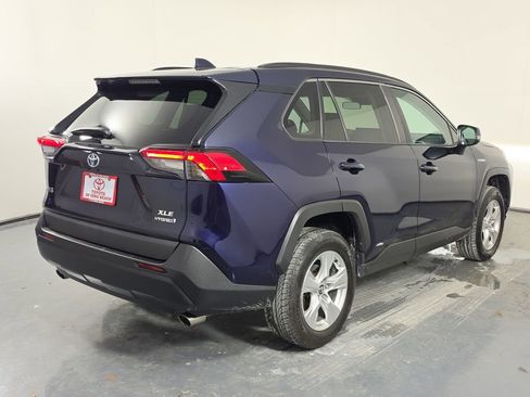 Certified 2020 Toyota RAV4 XLE w/ Convenience Package AWD/4WD image 6