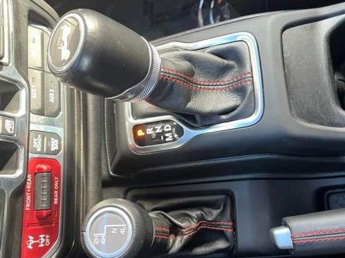 Used 2021 Jeep Wrangler Unlimited Rubicon w/ Uconnect 4C Nav & Sound Group image 16