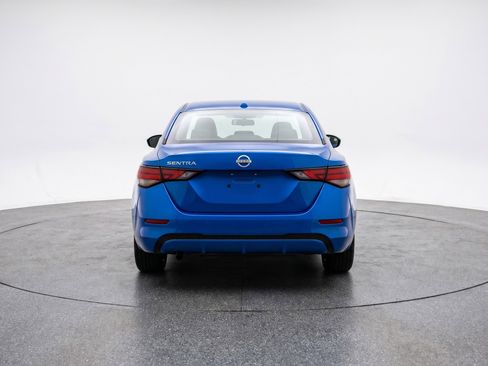 Used 2025 Nissan Sentra SV image 7