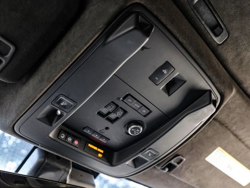 Used 2019 Cadillac Escalade ESV Platinum image 25