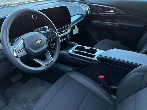 New 2026 Chevrolet Equinox EV LT image 10