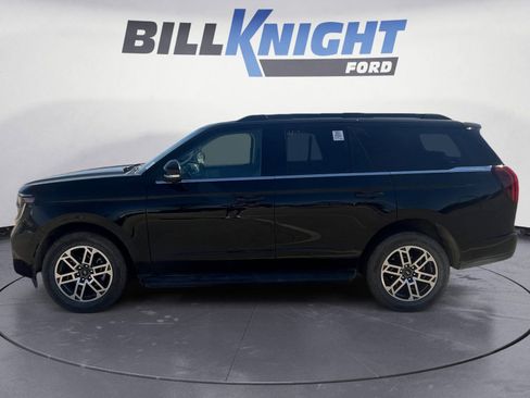 Used 2025 Ford Expedition Active image 2