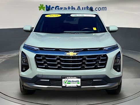 Used 2025 Chevrolet Equinox LT w/ Convenience Package II AWD/4WD image 2