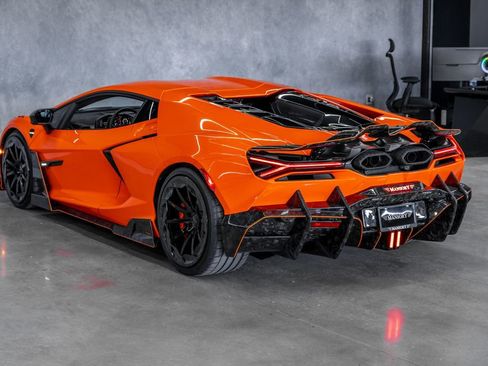 Used 2024 Lamborghini Revuelto AWD/4WD image 14