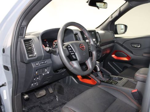 Used 2024 Nissan Frontier PRO-4X w/ Pro Convenience Package image 23