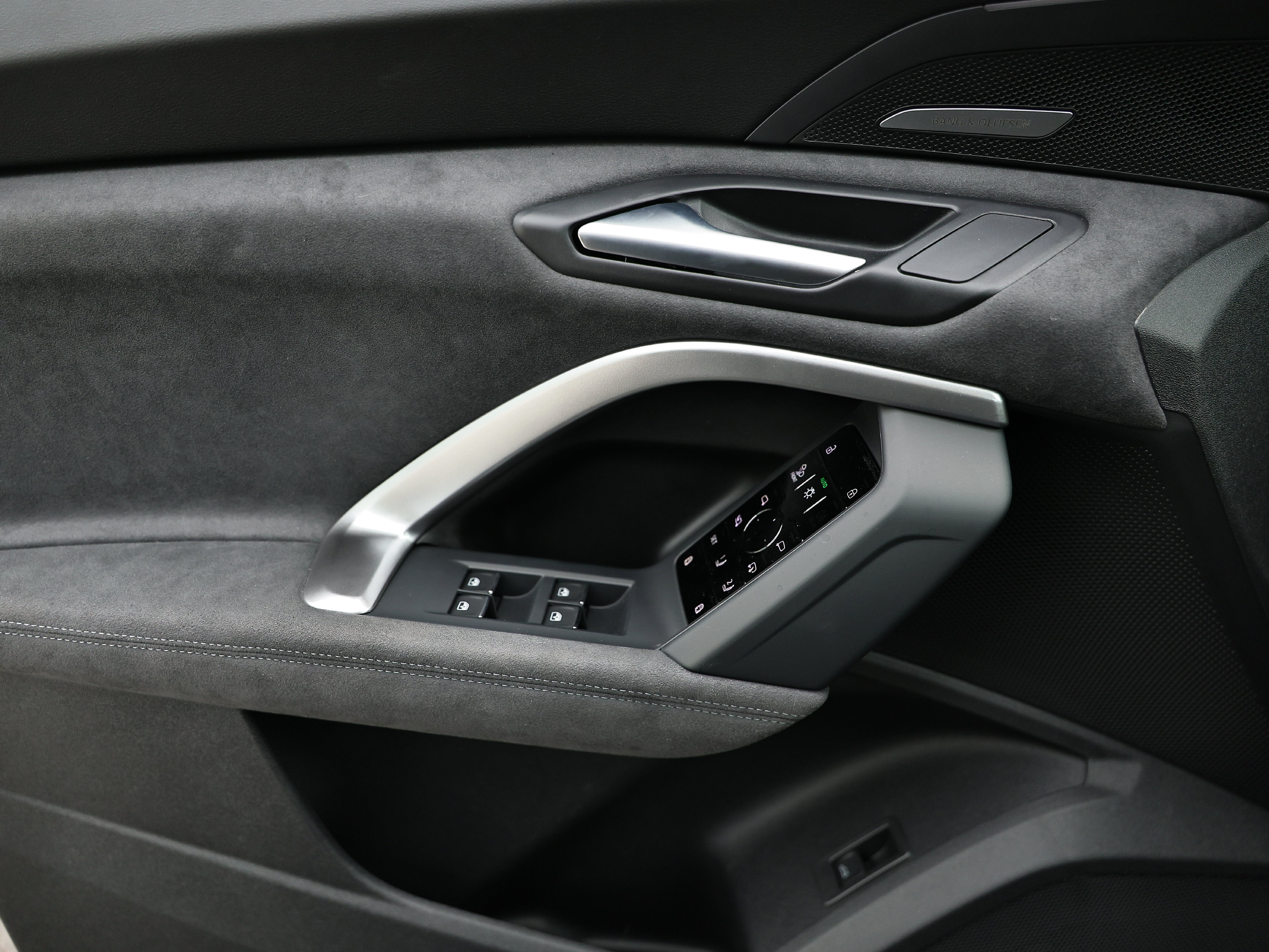 New 2026 Audi SQ5 Prestige AWD/4WD image 15