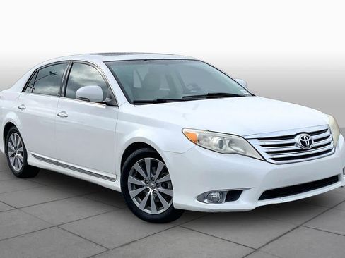 Used 2011 Toyota Avalon Limited FWD image 2