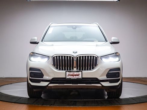 Used 2023 BMW X5 xDrive40i image 2
