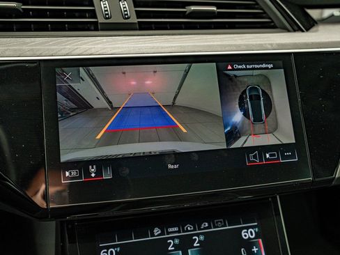 Used 2021 Audi e-tron Premium w/ Convenience Plus Package image 25