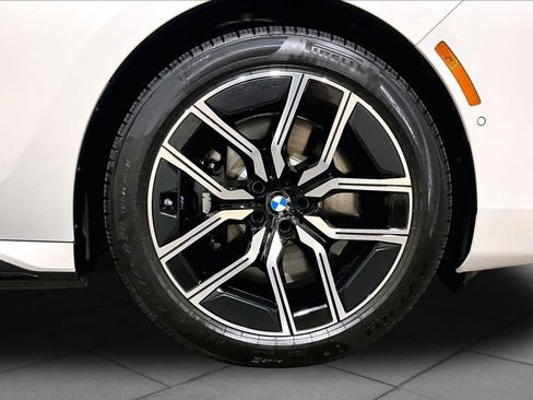 New 2026 BMW 750e xDrive w/ Premium Package AWD/4WD image 17