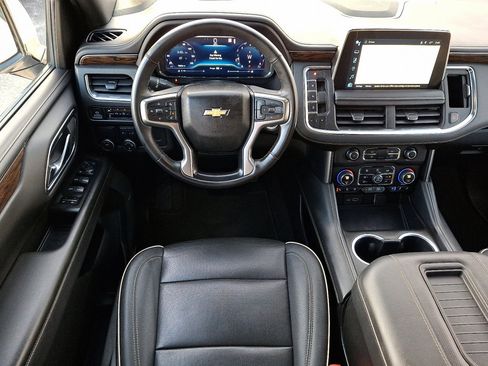 Used 2023 Chevrolet Suburban Premier image 22