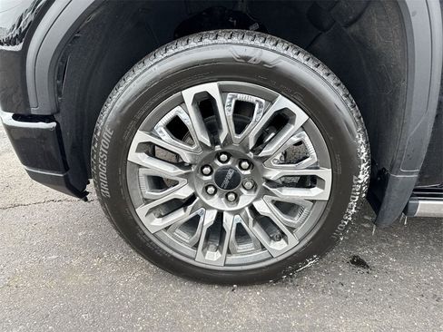 Used 2024 GMC Sierra 1500 Denali Ultimate image 10