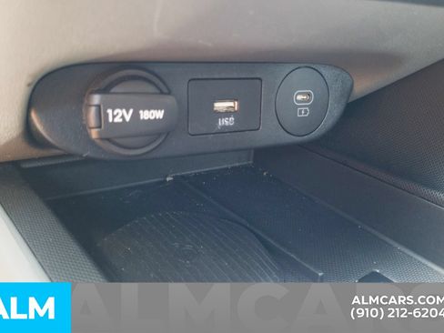 Certified 2025 Hyundai Elantra SEL FWD image 28