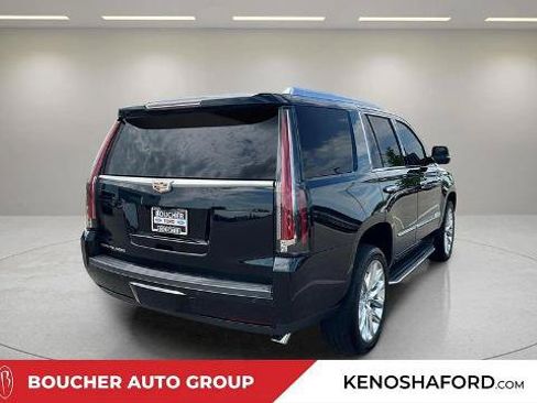 Used 2017 Cadillac Escalade Luxury AWD/4WD image 5