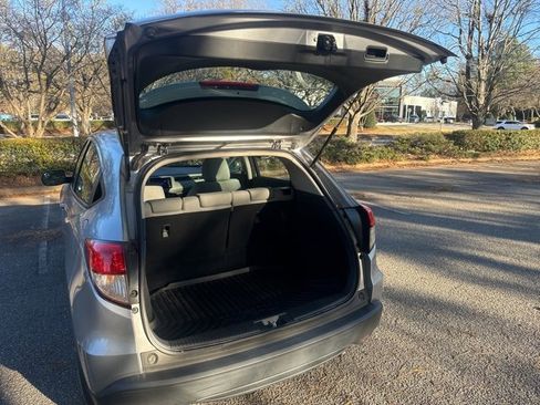 Used 2022 Honda HR-V LX image 23