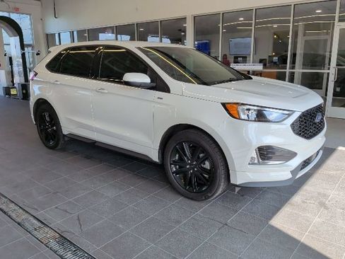 Used 2024 Ford Edge ST-Line w/ Class II Trailer Tow Package AWD/4WD image 2