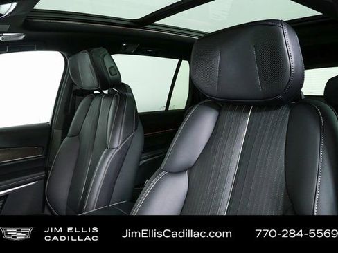 Used 2026 Cadillac Vistiq Sport image 6