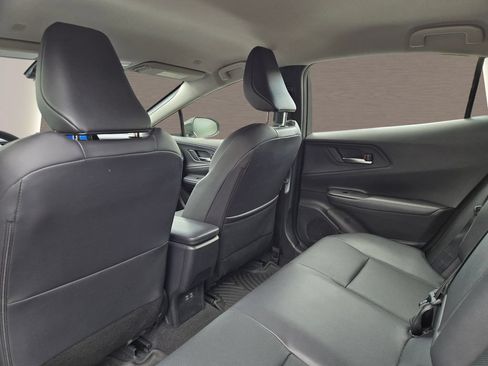 Used 2025 Toyota Prius FWD image 13