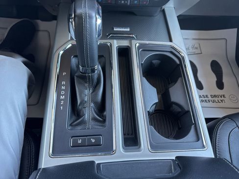 Used 2015 Ford F150 Lariat w/ Equipment Group 502A Luxury AWD/4WD image 34
