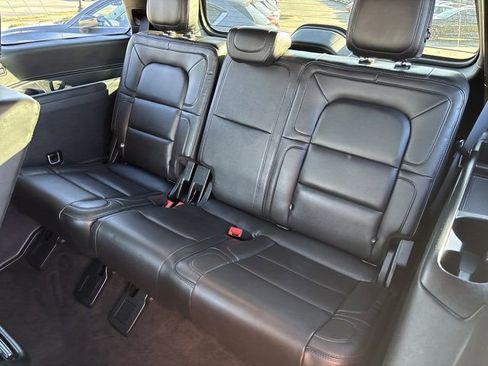 Used 2018 Lincoln Navigator Reserve w/ Technology Package image 18