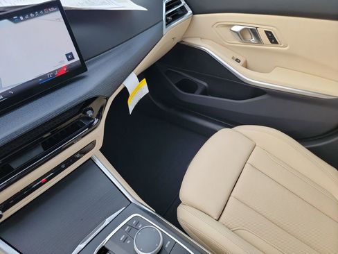 Used 2025 BMW 330i xDrive Sedan w/ Convenience Package image 18