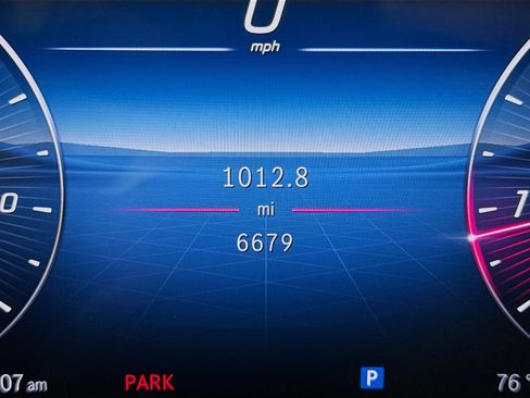 Used 2025 Mercedes-Benz C 300 4MATIC Sedan image 16