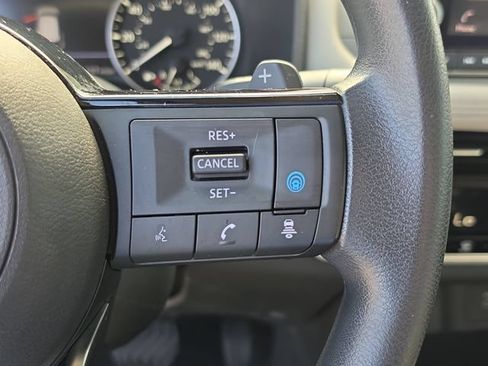 Certified 2022 Nissan Rogue SV FWD image 30