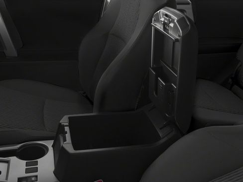 Used 2017 Toyota 4Runner SR5 AWD/4WD image 21