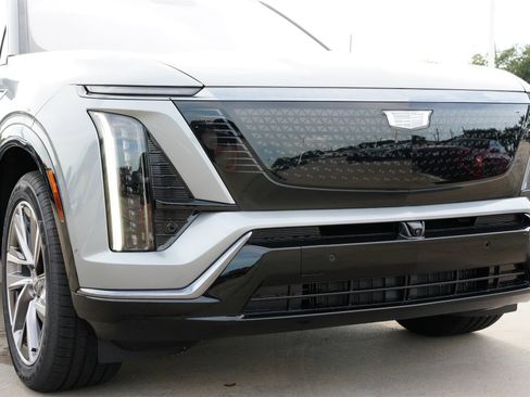 New 2026 Cadillac Vistiq Sport w/ LPO, Floor Liner Package image 28