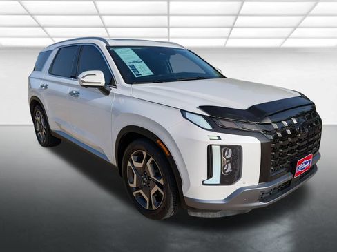 Used 2023 Hyundai Palisade SEL w/ Premium Package FWD image 1