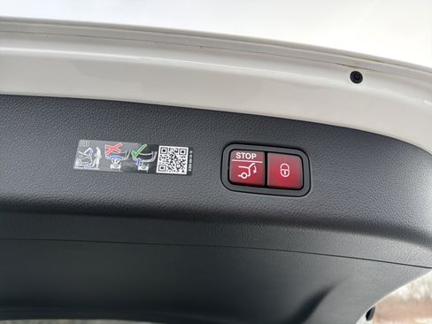 Used 2026 Mercedes-Benz GLC 300 4MATIC image 29