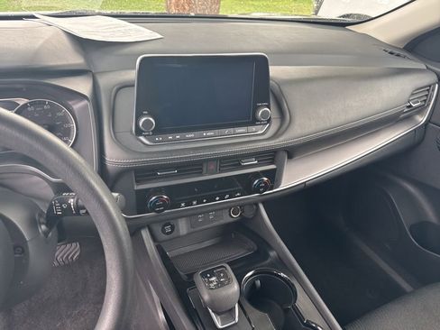 Used 2024 Nissan Rogue SV AWD/4WD image 12